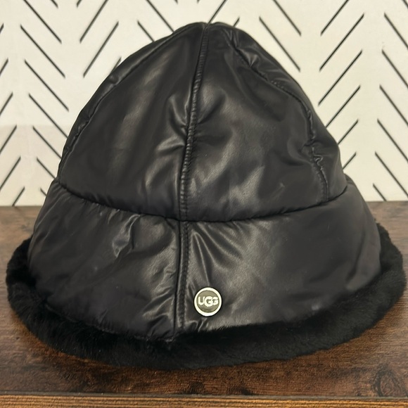 NWOT UGG Black Real Shearling and Polyester Bucket Hat - Picture 3 of 9